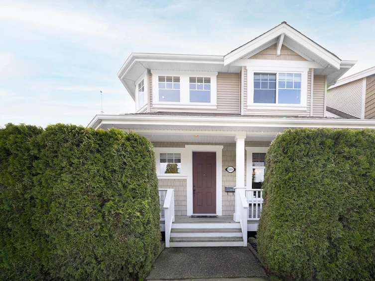 15696 24 Avenue, Surrey, BC, V4A 2J7