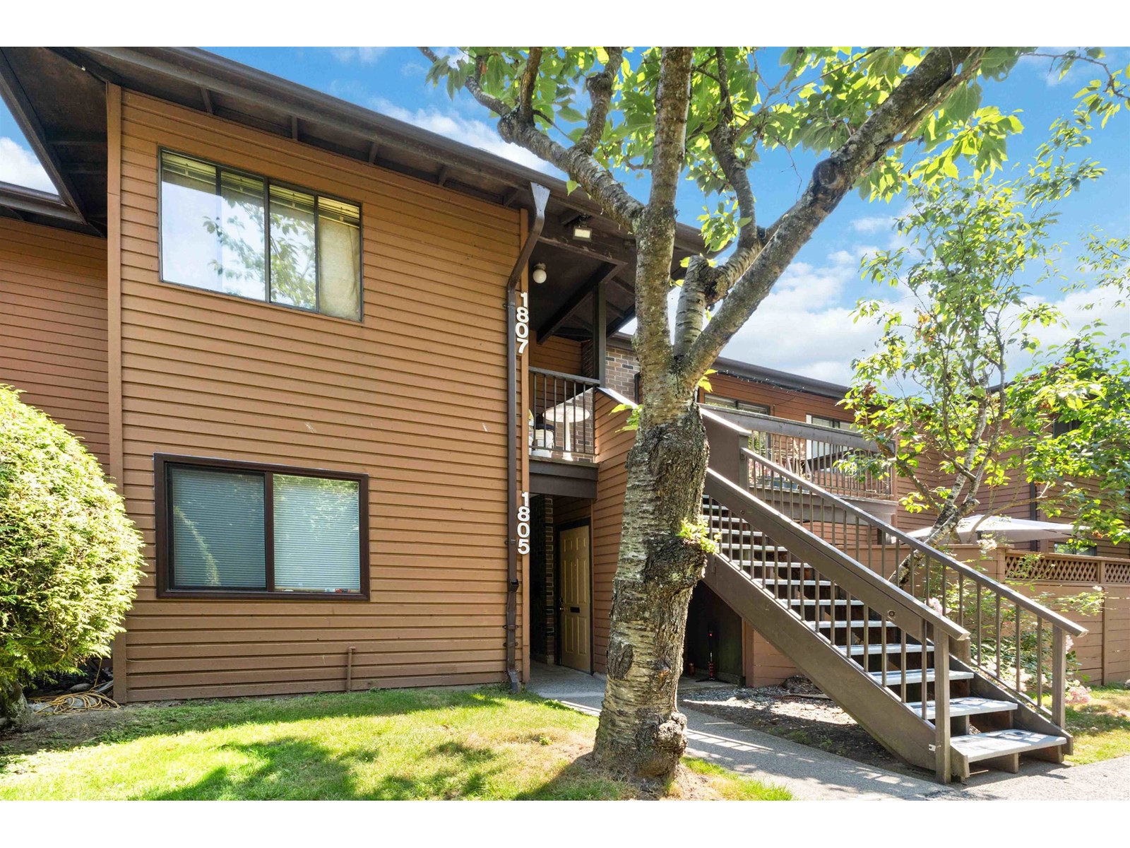 1807-10620 150 Street, Surrey, BC, V3R 7K3