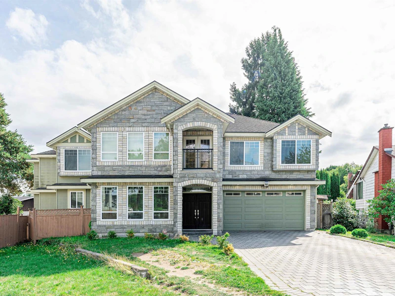 7902 126a Street, Surrey BC V3W 7J9