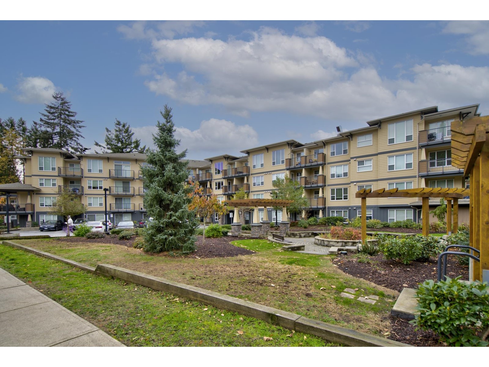 404-2565 Campbell, Abbotsford, BC, V2S 0E3