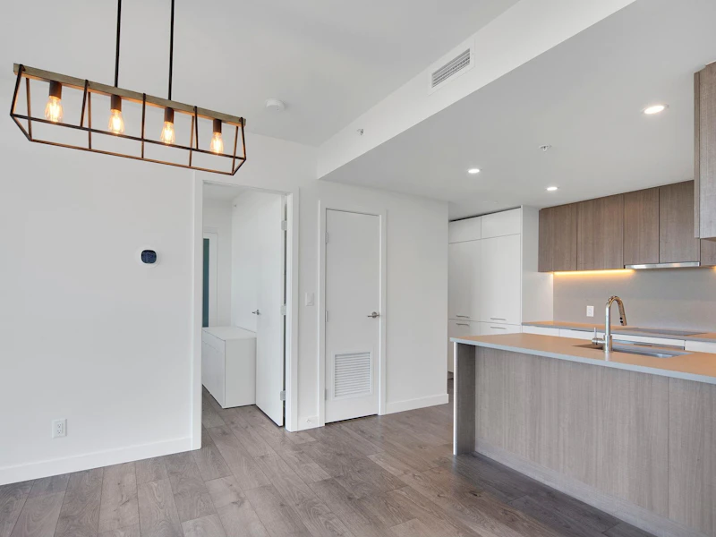 1808 - 13318 104th Avenue, Surrey BC