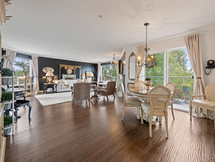 308-15255 18, Surrey, BC, V4A 1W9