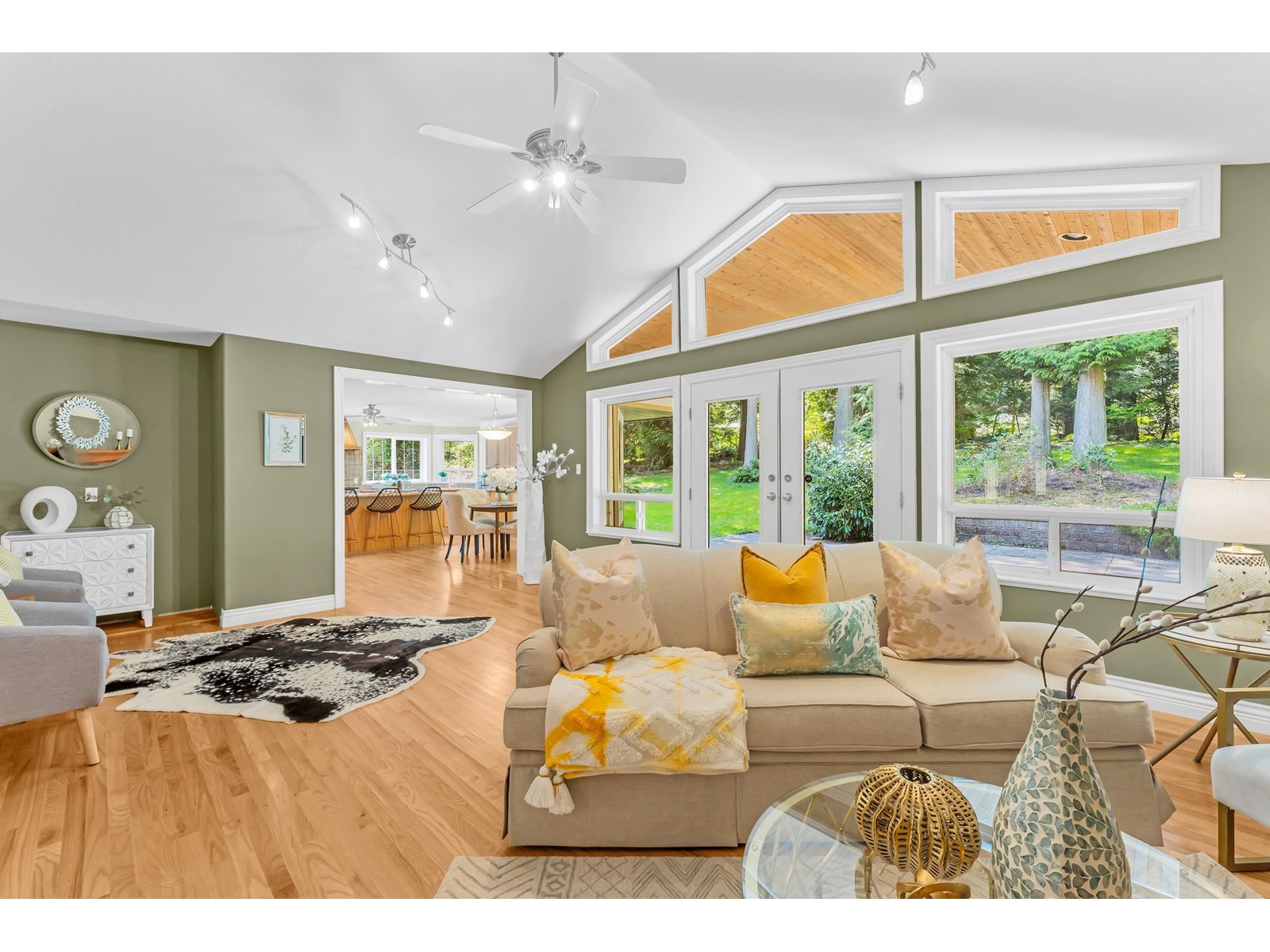 13073 28 Avenue, Surrey, BC, V4P 1K1