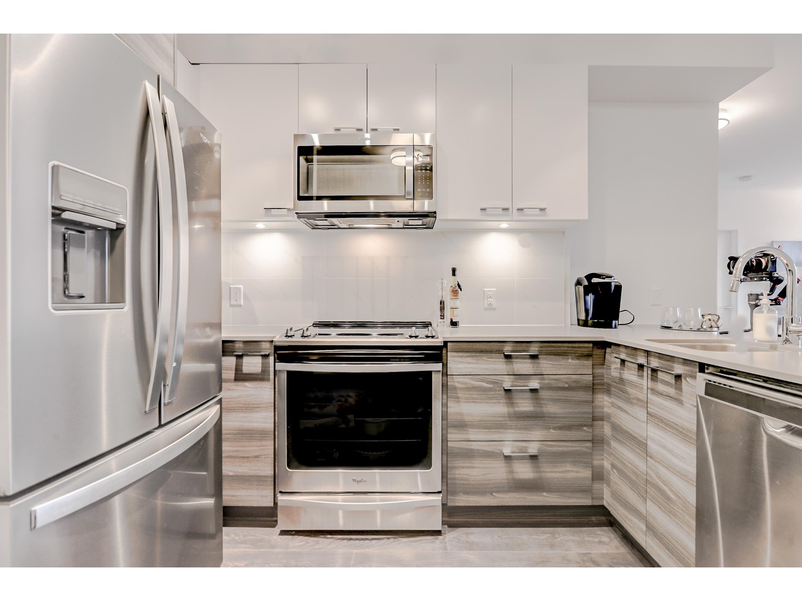 504-10603 140, Surrey, BC, V3T 0M8