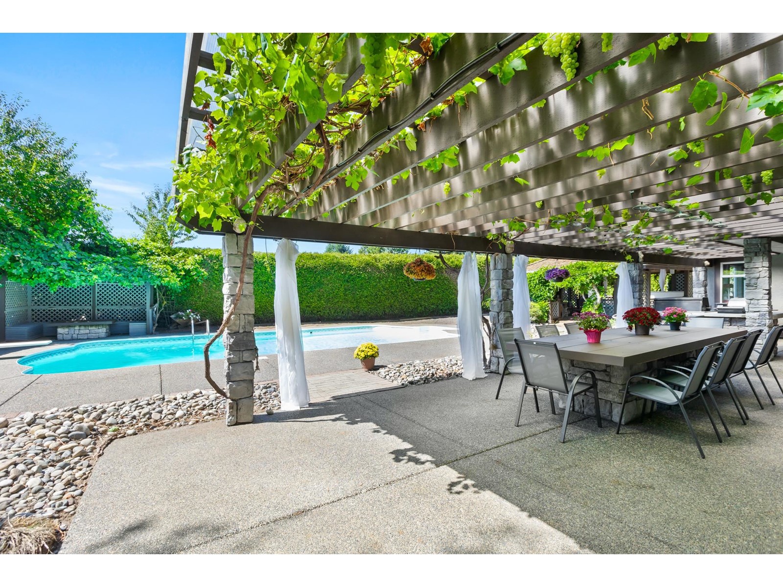 5765 125a Street, Surrey, BC, V3X 3G8