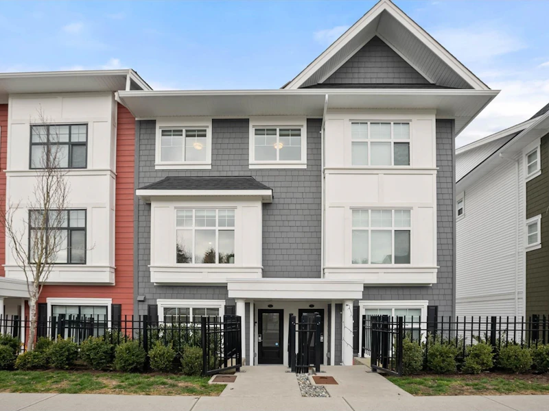 100 - 27735 Roundhouse Drive, Abbotsford BC