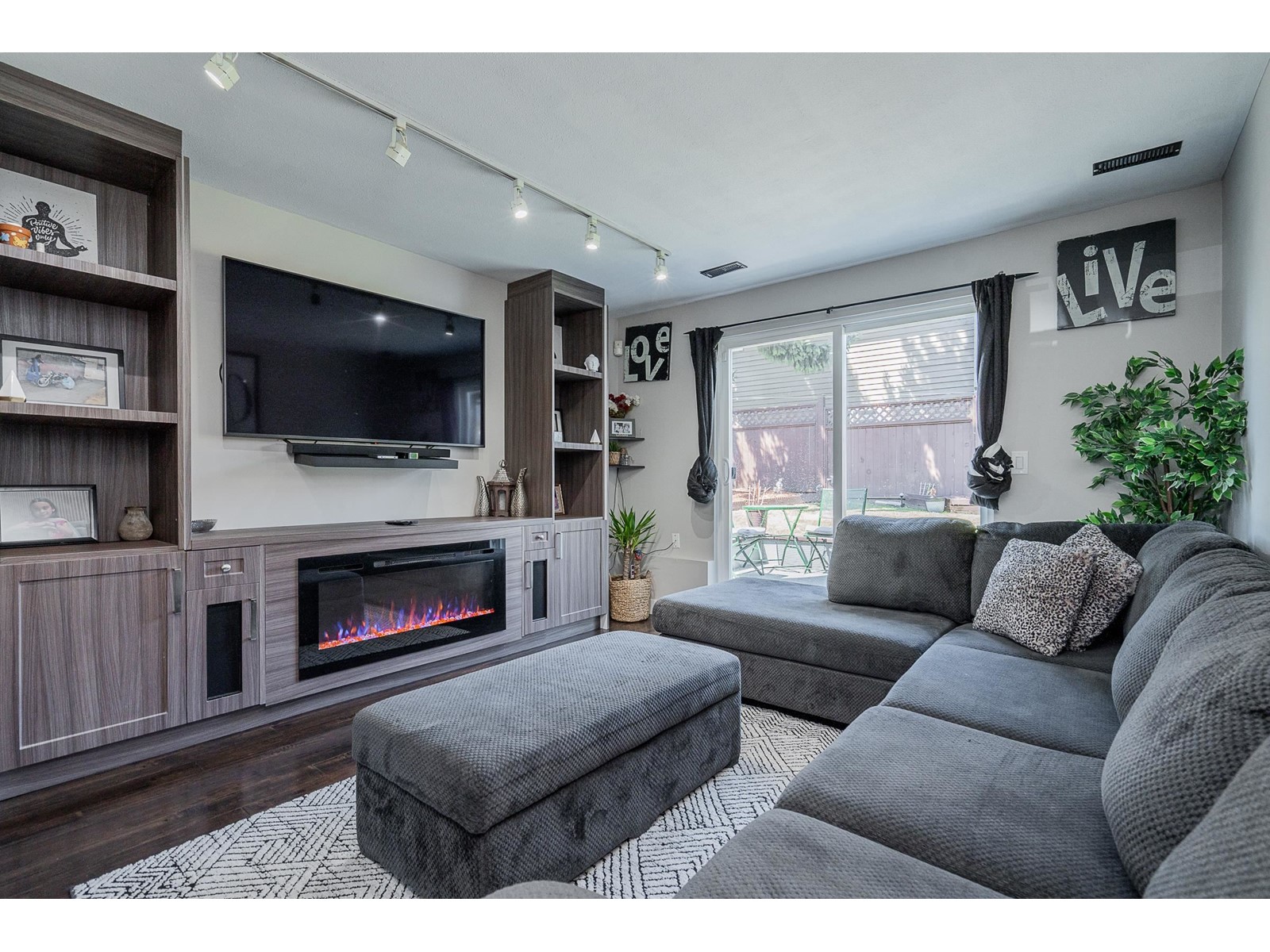 13065 66a Avenue, Surrey, BC, V3W 7S3