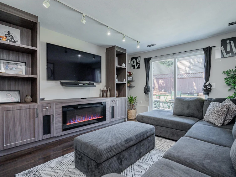 13065 66a Avenue, Surrey, BC, V3W 7S3