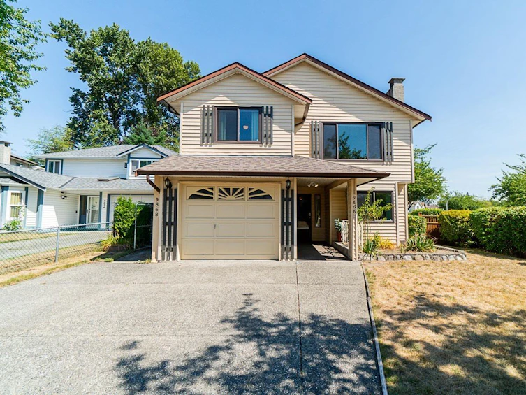 9868 149b Street, Surrey, BC, V3R 8H4