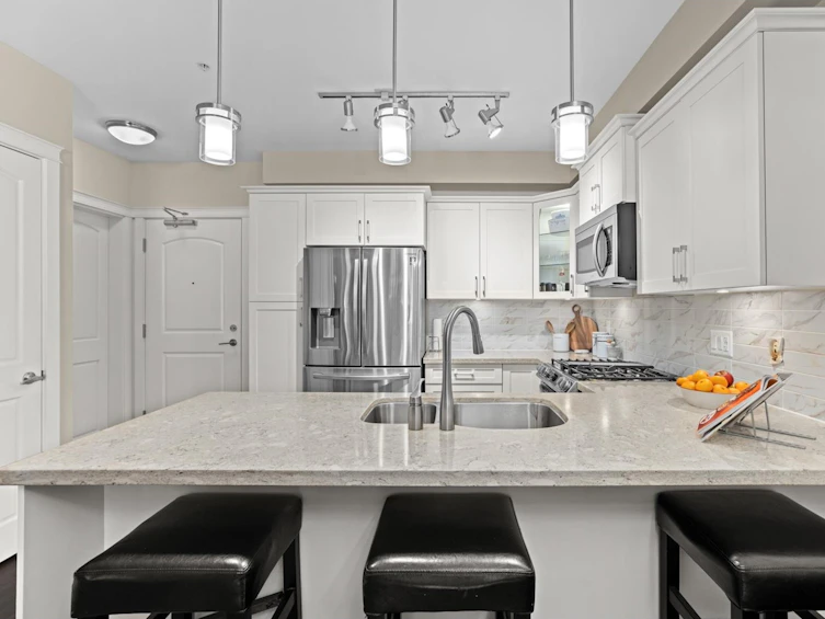 205-3535 146a Street, Surrey, BC, V4P 0H2