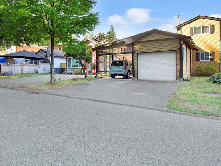 14775 101 Avenue, Surrey, BC, V3R 7H7