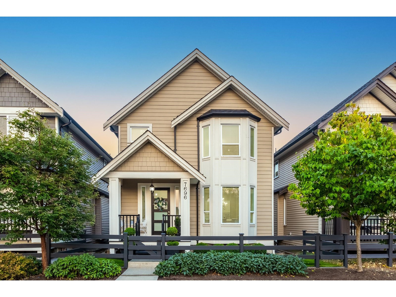 7696 211 Street, Langley, BC, V2Y 0H8
