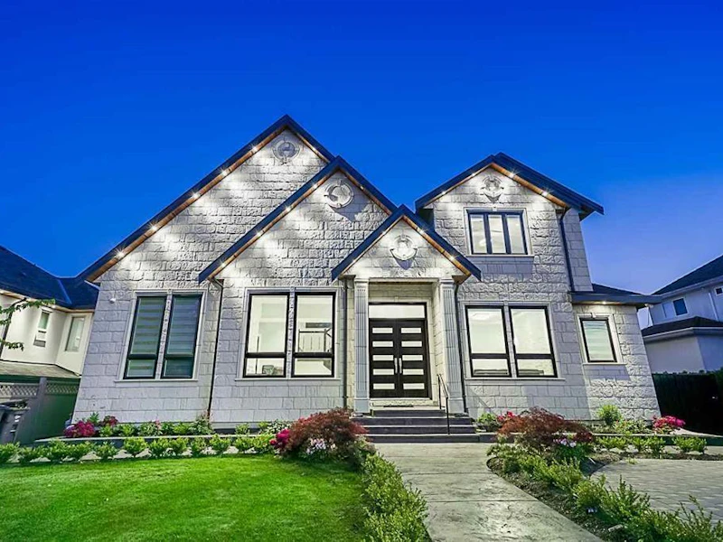 13516 84th Avenue, Surrey BC V3W 3H2