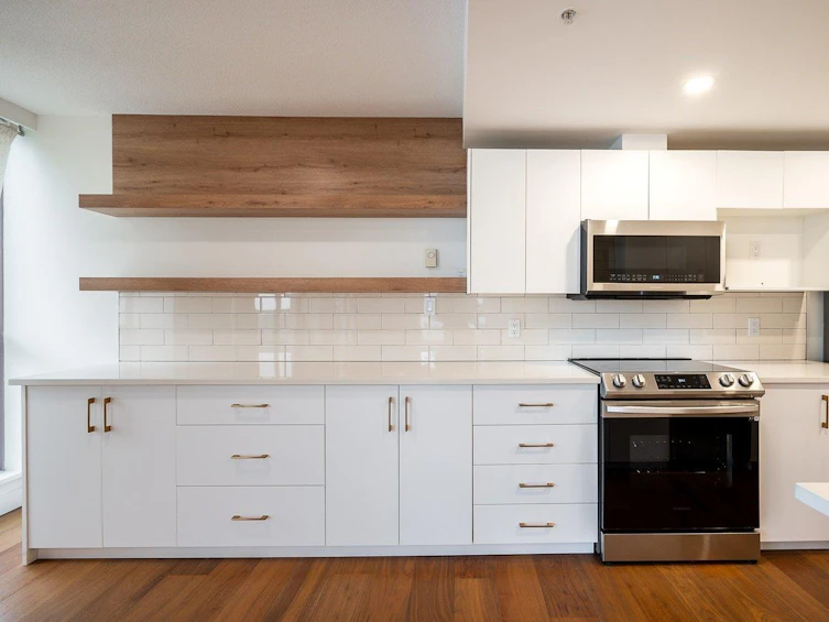 1703-10899 University, Surrey, BC, V3T 5V2