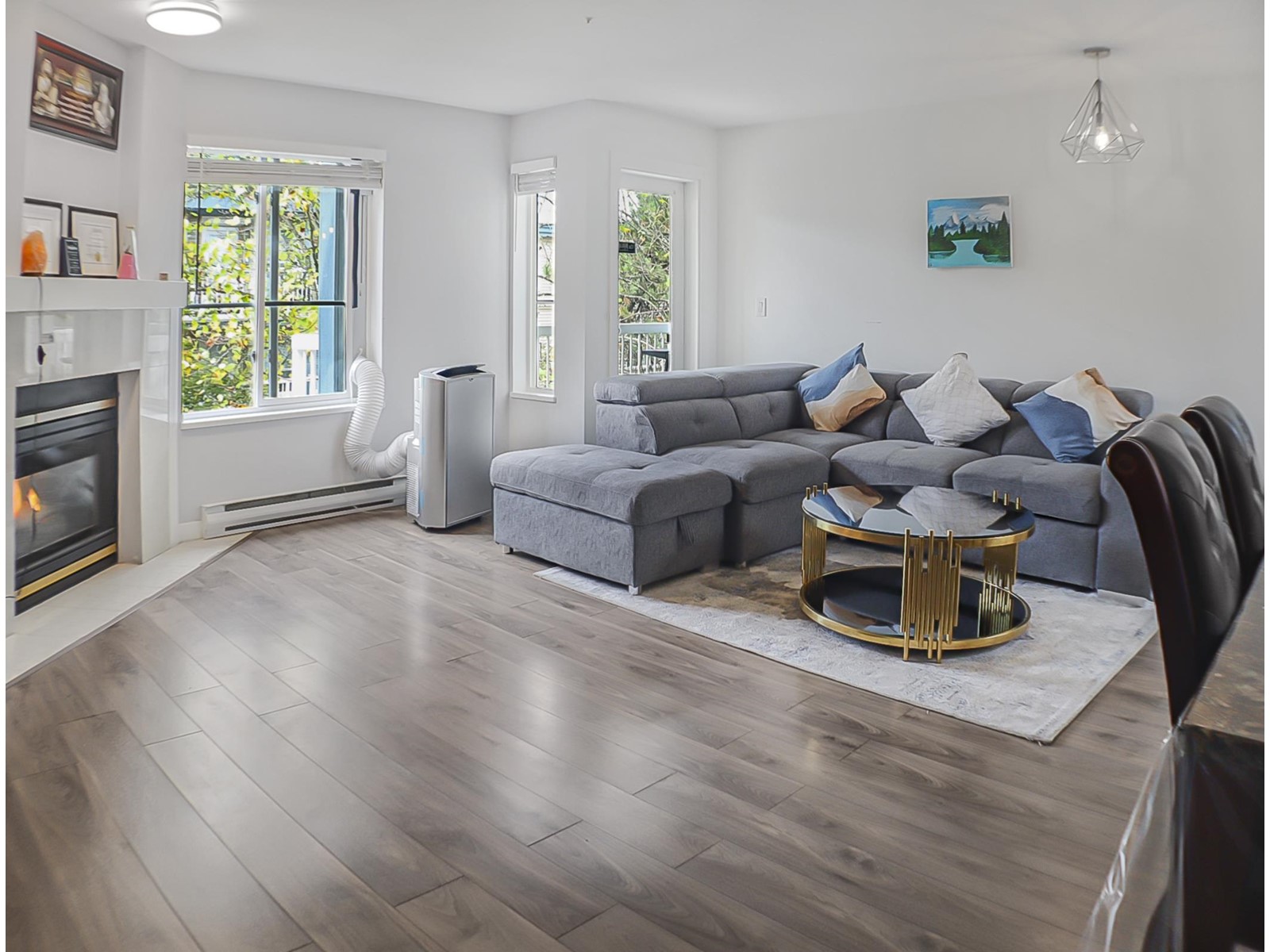 304-10675 138a, Surrey, BC, V3T 4L2