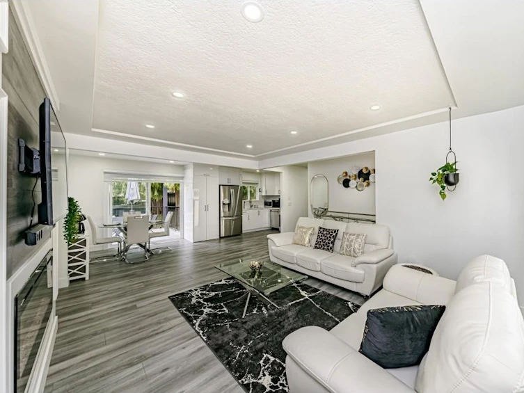 14927 Kew Drive, Surrey, BC, V3R 4Y1