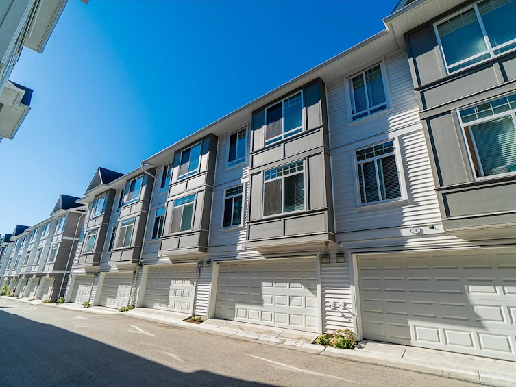 9-11267 133 Street, Surrey, BC, V3R 0E3