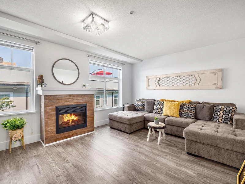 39 - 15833 26th Avenue, Surrey BC V3Z 2X5
