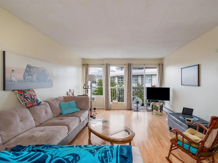 303-1860 East Southmere Crescent, Surrey, BC, V4A 6Y7
