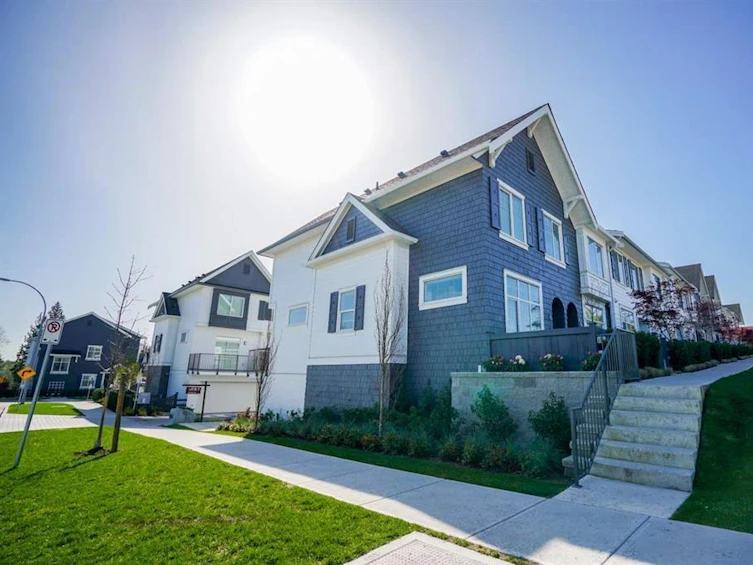 15-13636 81a, Surrey, BC, V3W 1H9