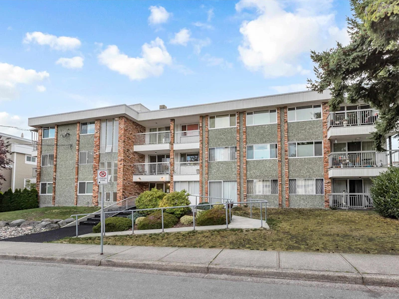 301 - 1331 Fir Street, Surrey BC V4B 4B3