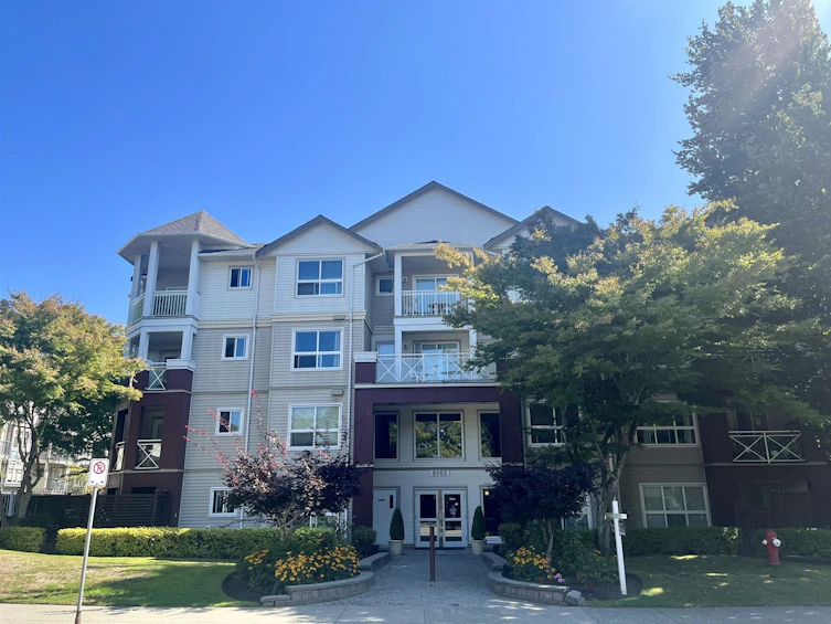 101-8068 120a Street, Surrey, BC, V3W 3P3