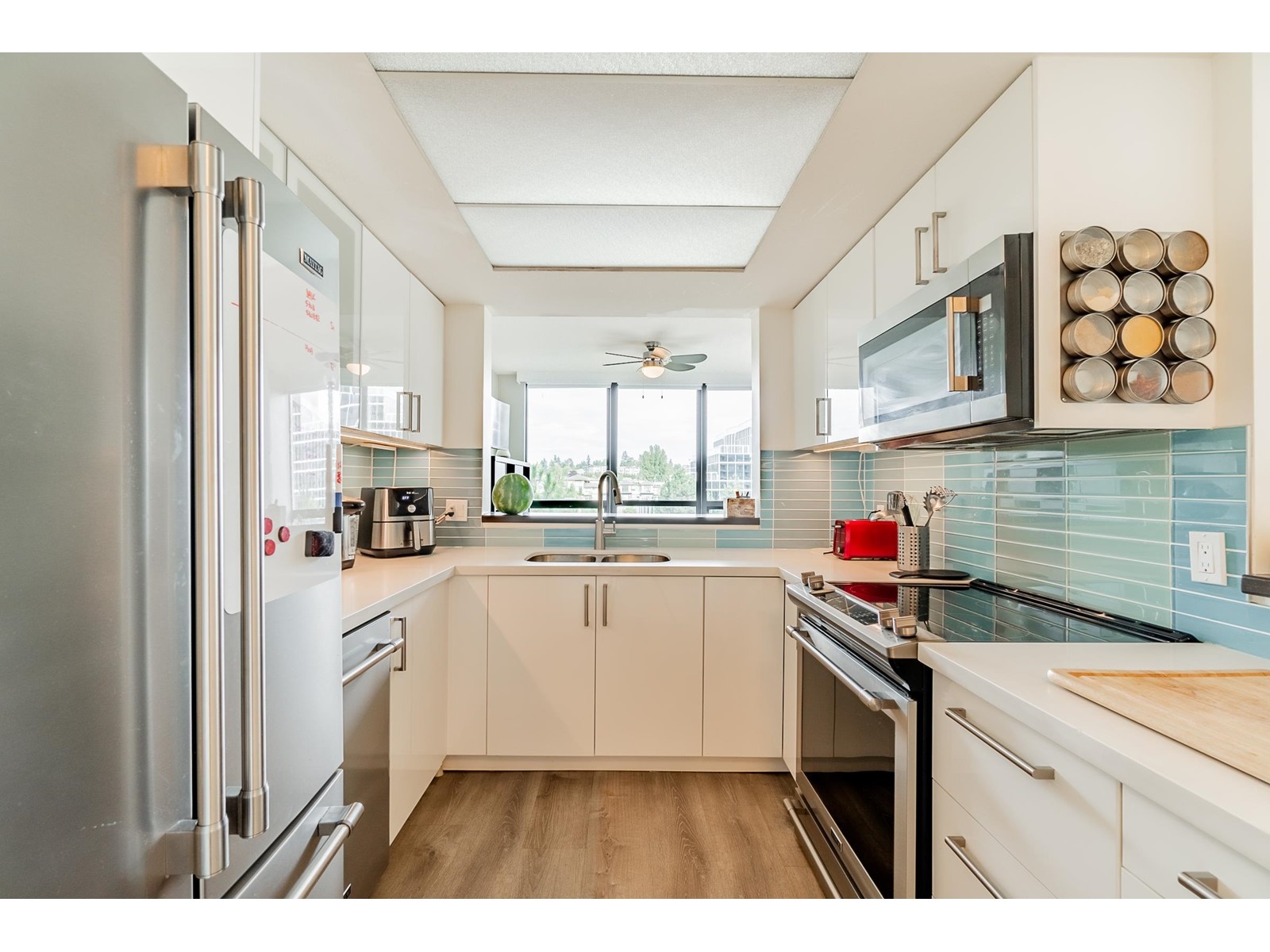 802-10899 University Drive, Surrey, BC, V3T 5V2