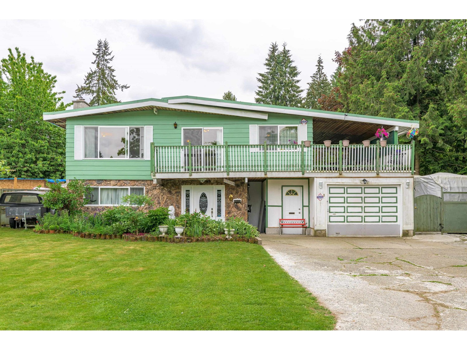 14532 103 Avenue, Surrey, BC, V3R 6A9