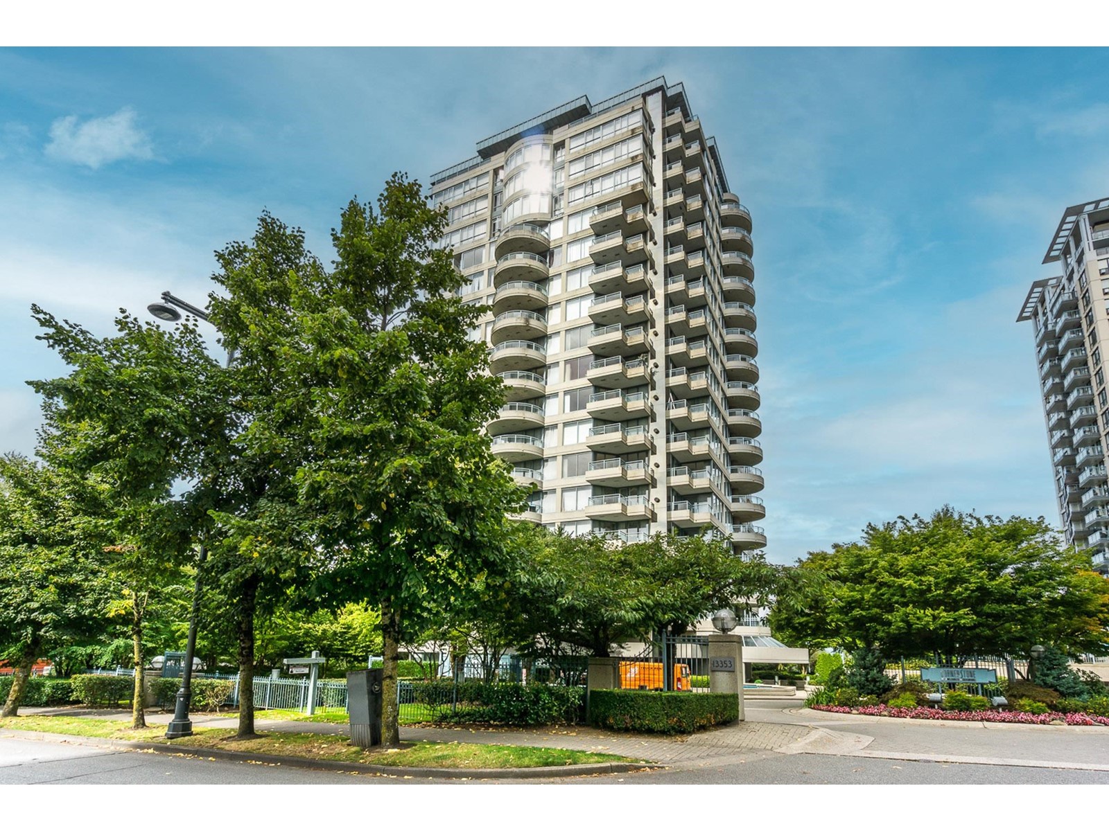 901-13353 108, Surrey, BC, V3T 5T5