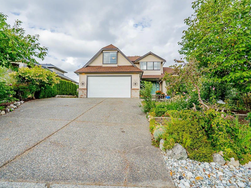 19133 62a Avenue, Surrey BC V3S 8C6