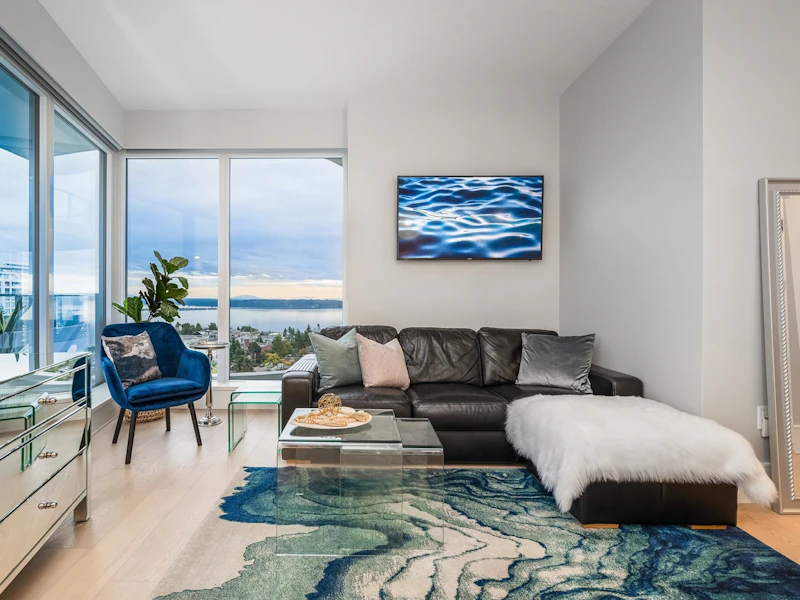1405 - 1500 Martin Street, Surrey BC