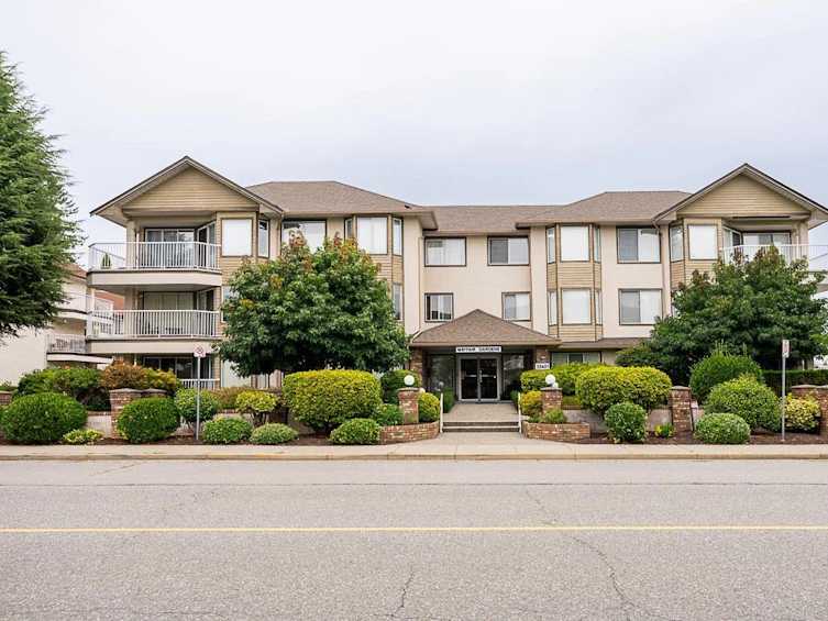 205-33401 Mayfair Avenue, Abbotsford, BC, V2S 6Z2