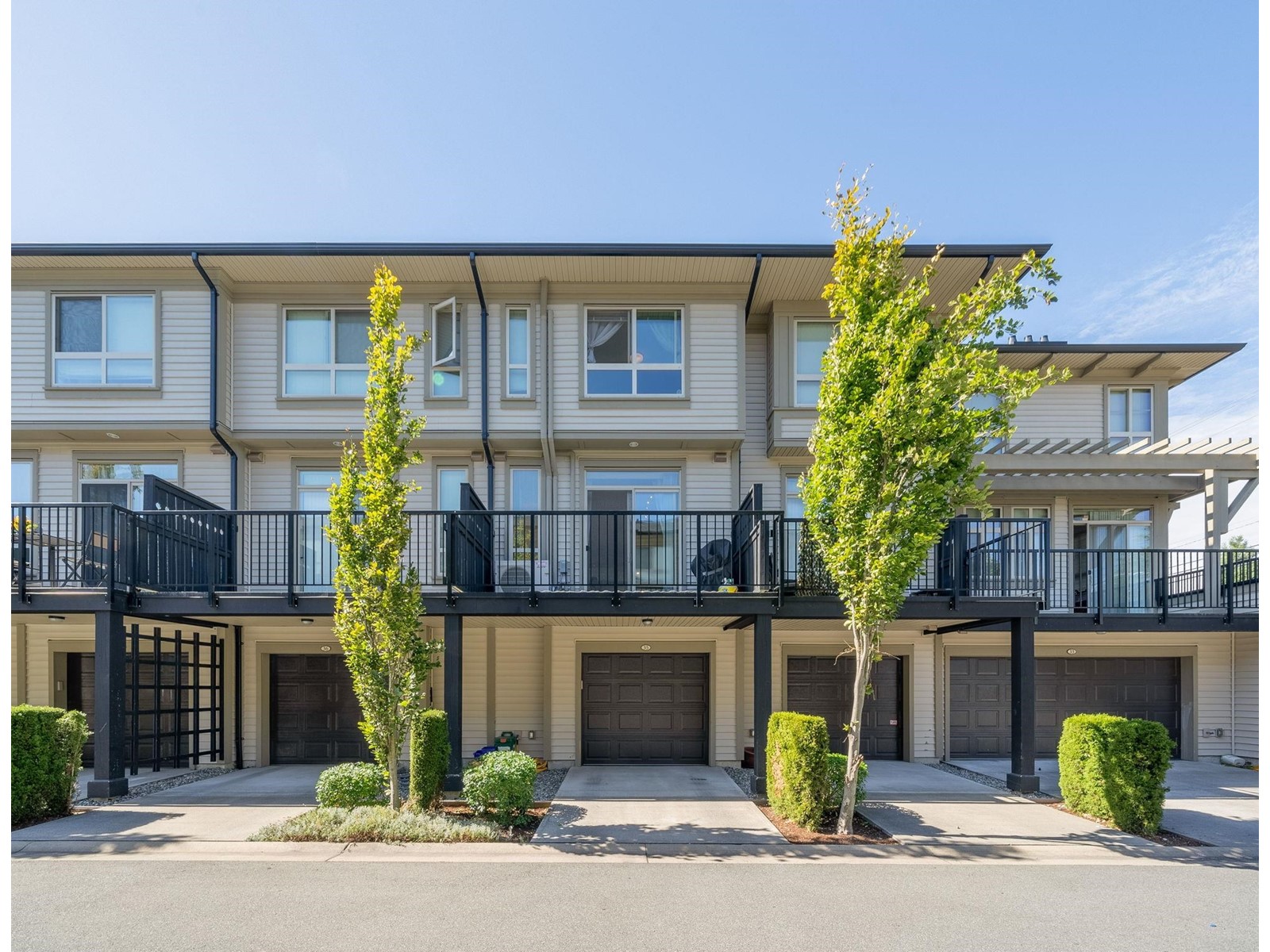 35-16261 23a, Surrey, BC, V3Z 0P7