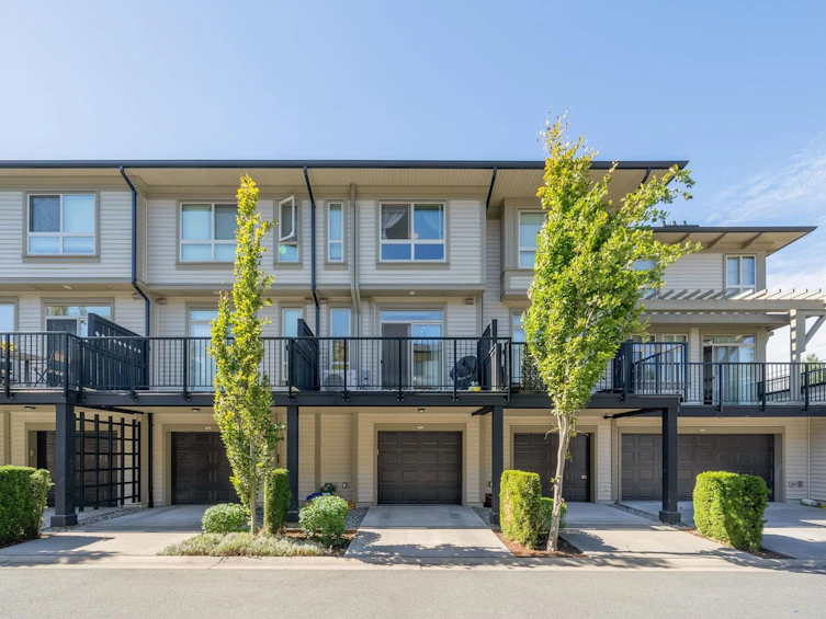 35-16261 23a, Surrey, BC, V3Z 0P7