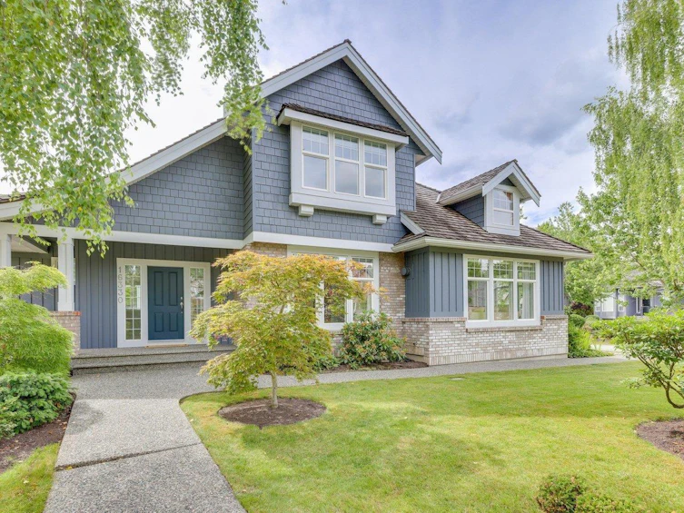 16330 Lincoln Woods Court, Surrey, BC, V3Z 0J8