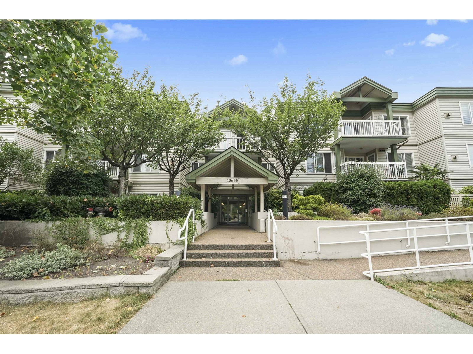307-10665 139, Surrey, BC, V3T 4L8