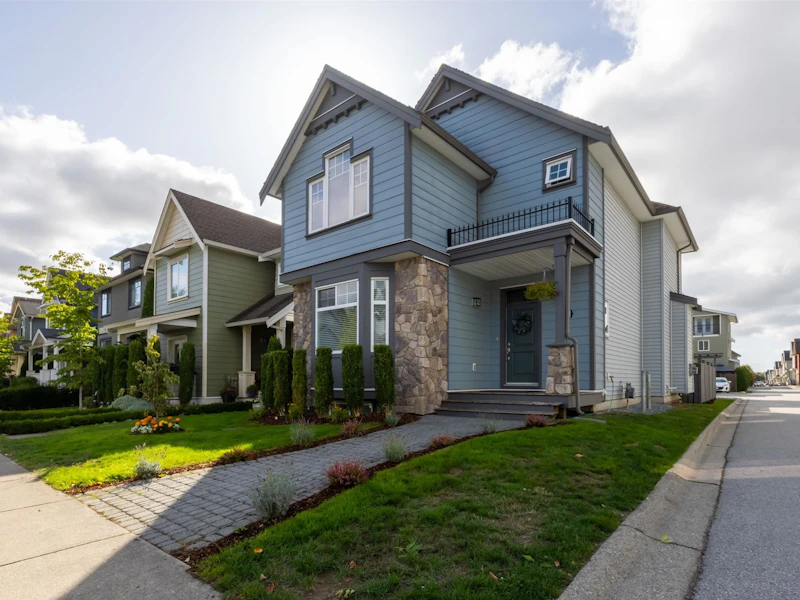 19222 70th Avenue, Surrey BC V4N 1N3
