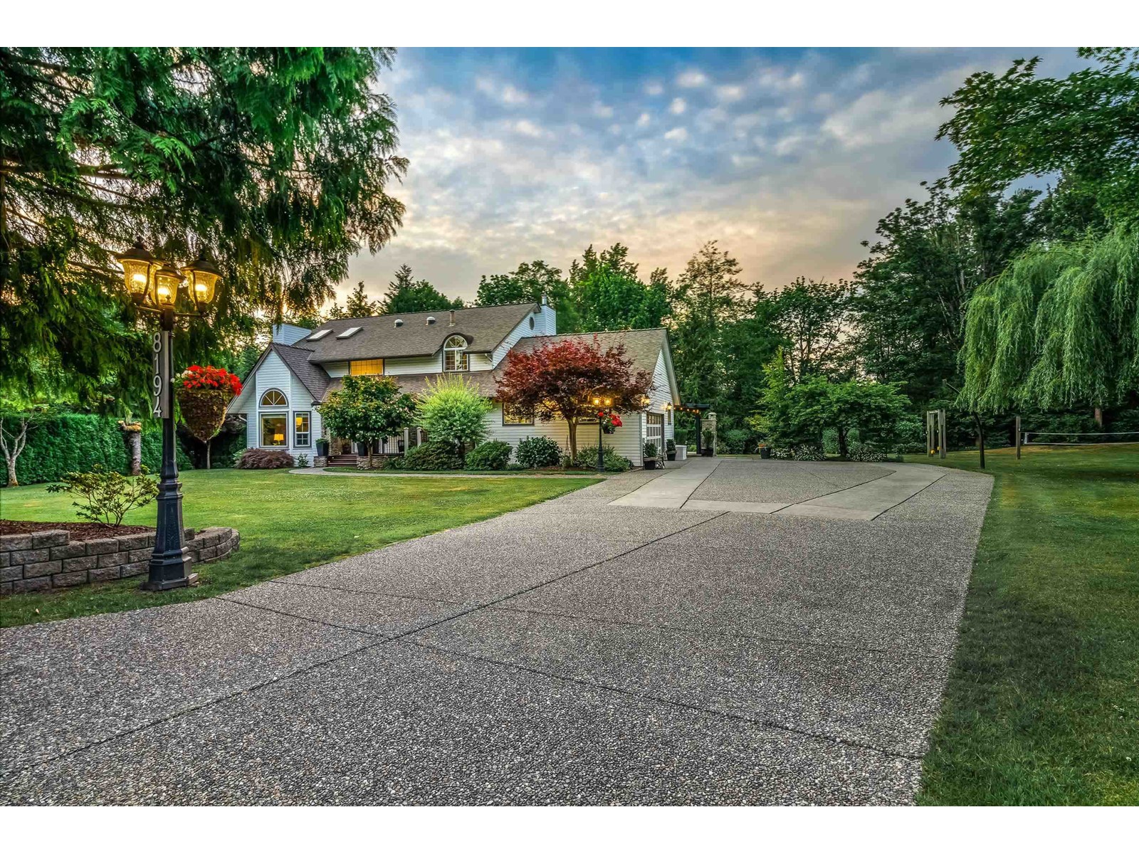 8194 197 Street, Langley, BC, V2Y 1Y4