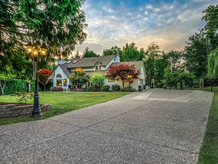 8194 197 Street, Langley, BC, V2Y 1Y4