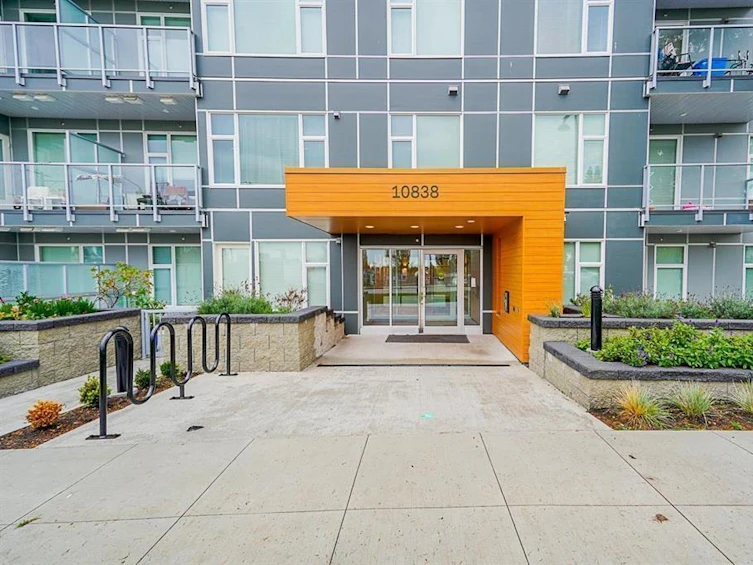 421-10838 Whalley, Surrey, BC, V3R 0G8