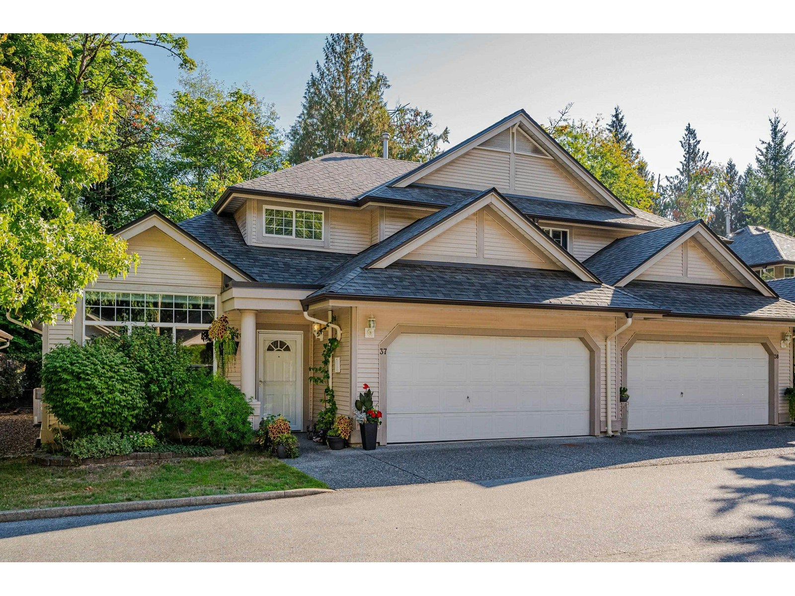 37-9025 216, Langley, BC, V1M 2X6