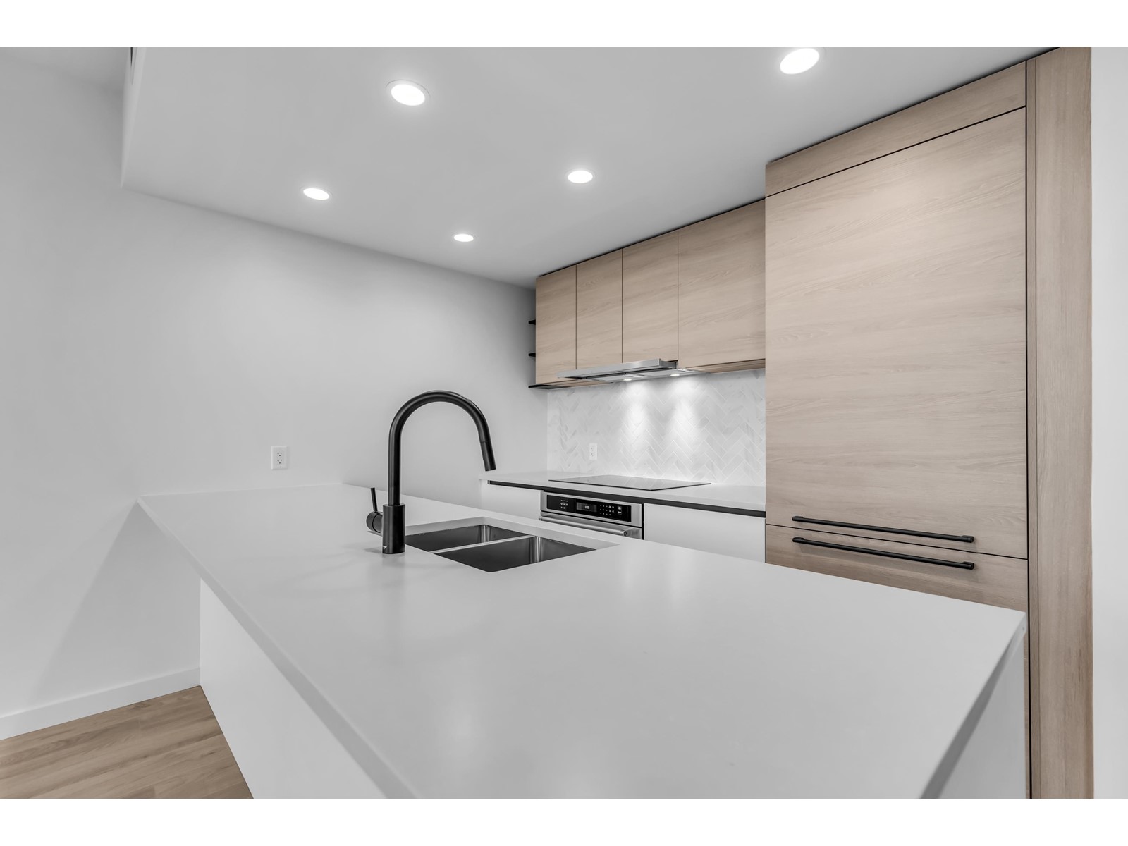 TH17-13428 105, Surrey, BC, V3T 2B2 - 17