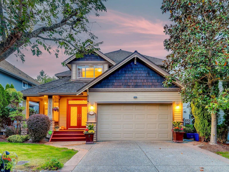 15527 37a Avenue, Surrey BC V3Z 0H6