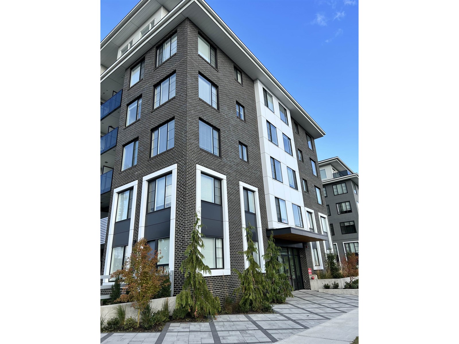 401-15815 85, Surrey, BC, V4N 6X5