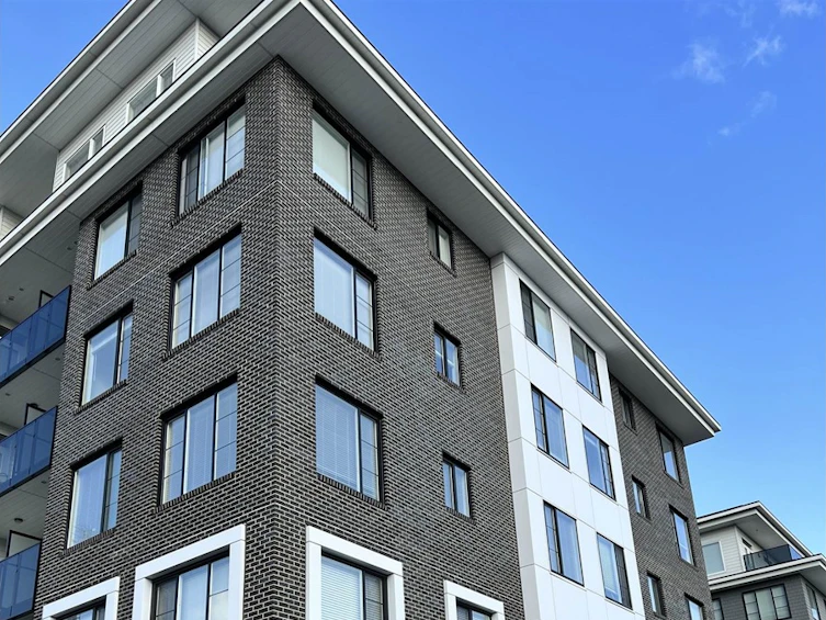 401-15815 85, Surrey, BC, V4N 6X5