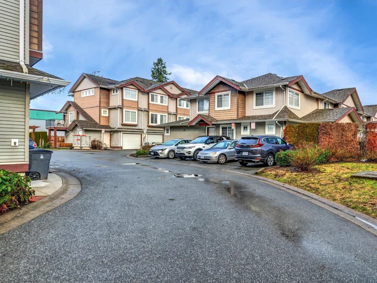 13-8255 120a, Surrey, BC, V3W 1T2