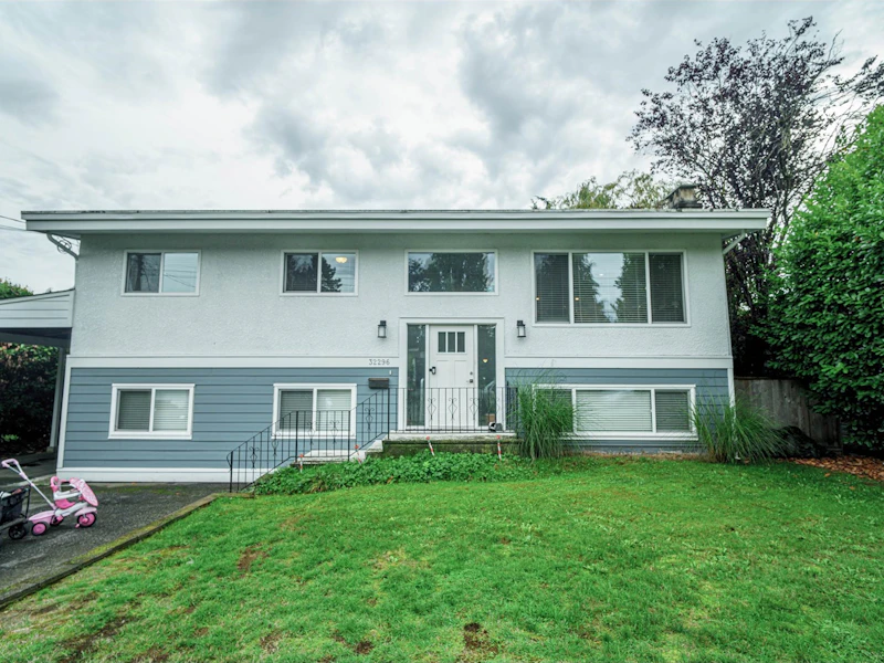 32296 Diamond Avenue, Mission BC V2V 1M2