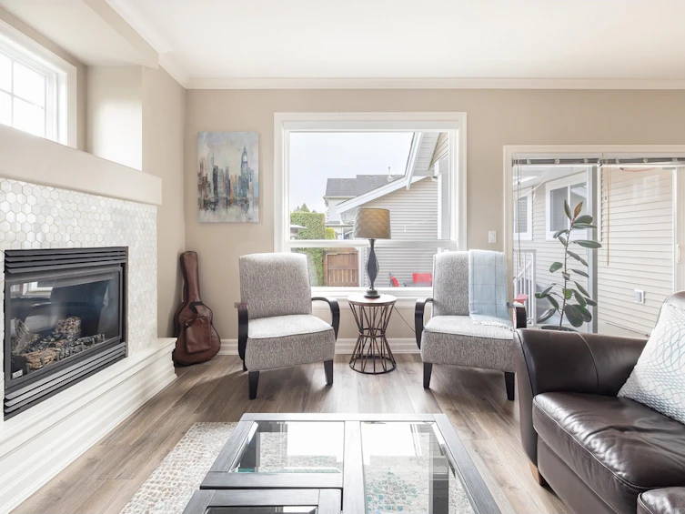 15696 24 Avenue, Surrey, BC, V4A 2J7