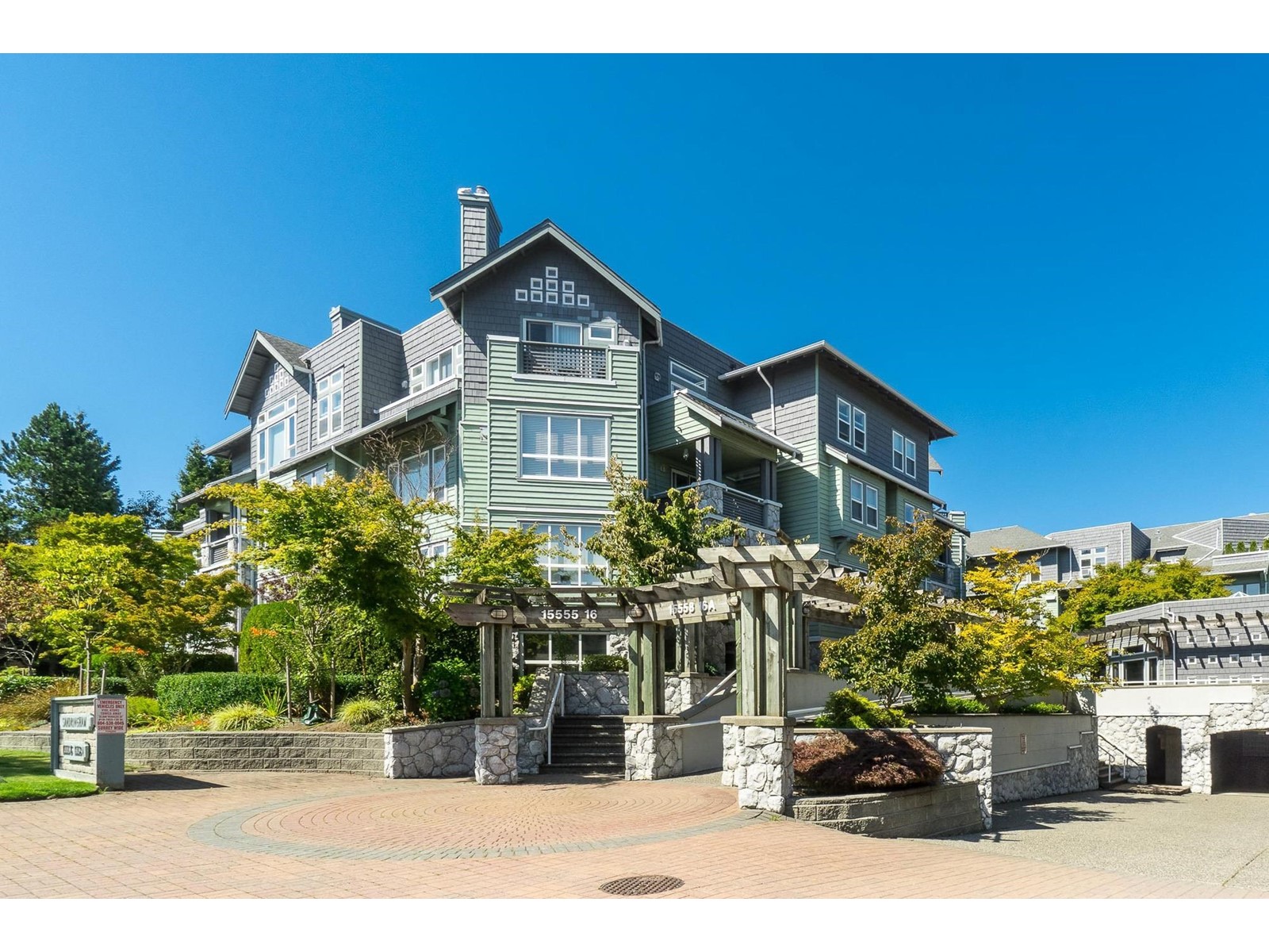 405-15558 16a, Surrey, BC, V4A 1T3