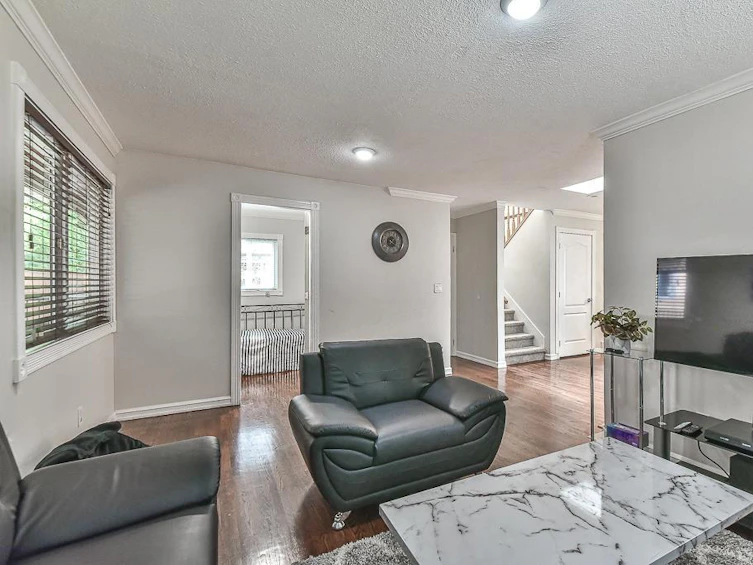 14710 101a Avenue, Surrey, BC, V3R 7E7